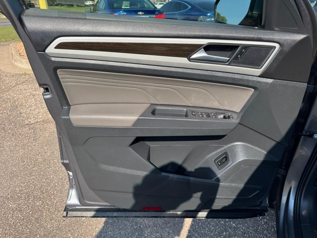 Volkswagen Atlas 2021.5 3.6L V6 SE w/Technology 4MOTION 2021