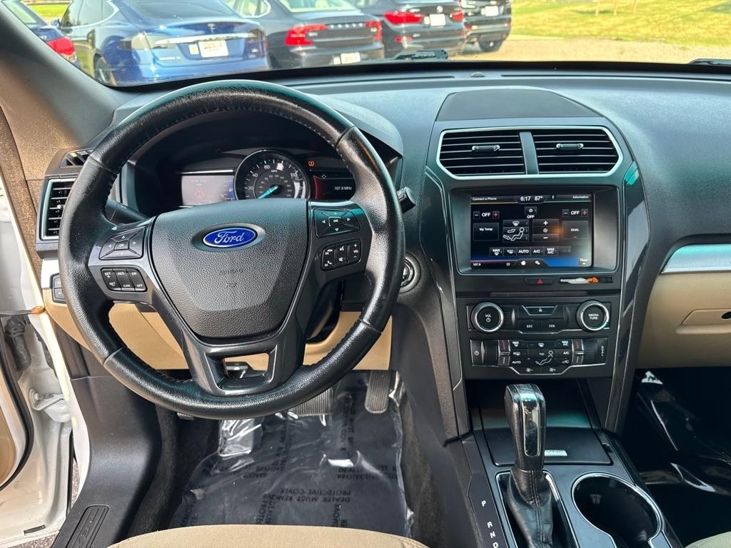 Ford Explorer 4WD 4dr XLT 2016