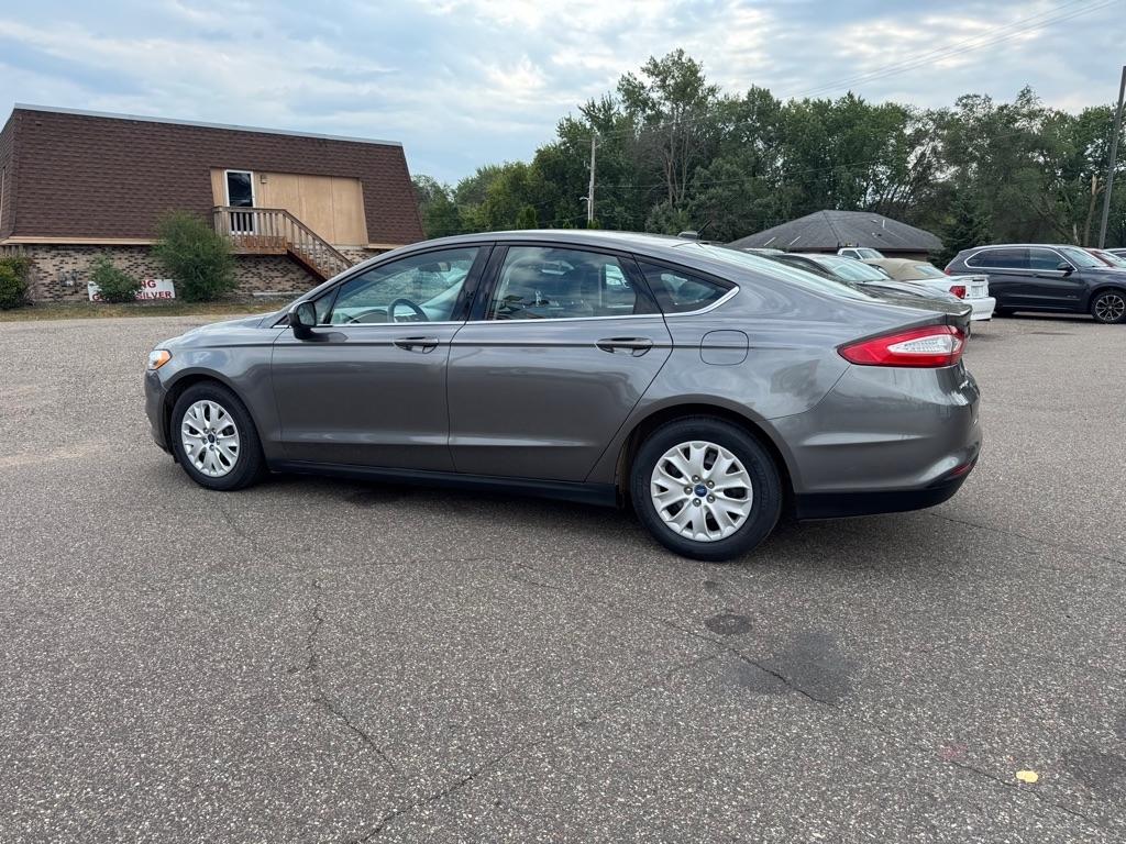 Ford Fusion 4dr Sdn S FWD 2013
