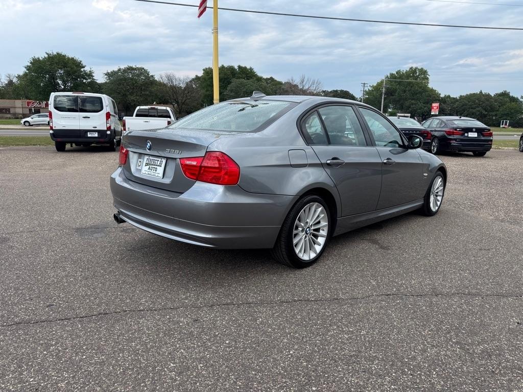BMW 3 Series 4dr Sdn 328i xDrive AWD 2011