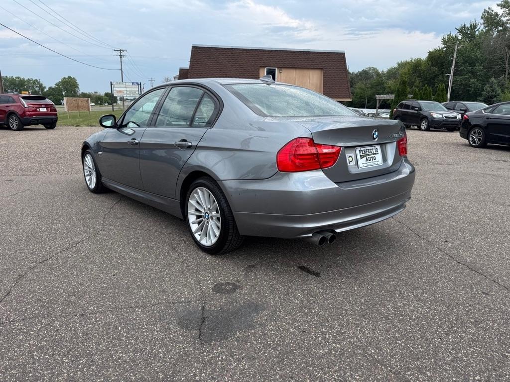 BMW 3 Series 4dr Sdn 328i xDrive AWD 2011