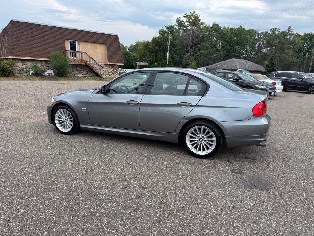 BMW 3 Series 4dr Sdn 328i xDrive AWD 2011