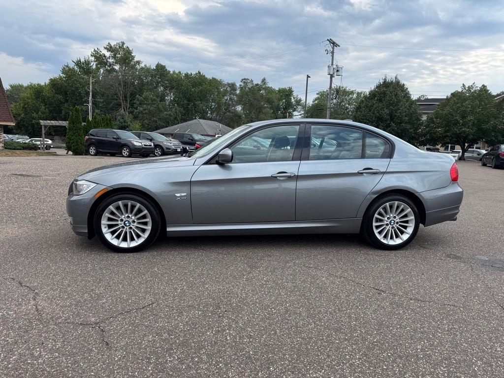 BMW 3 Series 4dr Sdn 328i xDrive AWD 2011