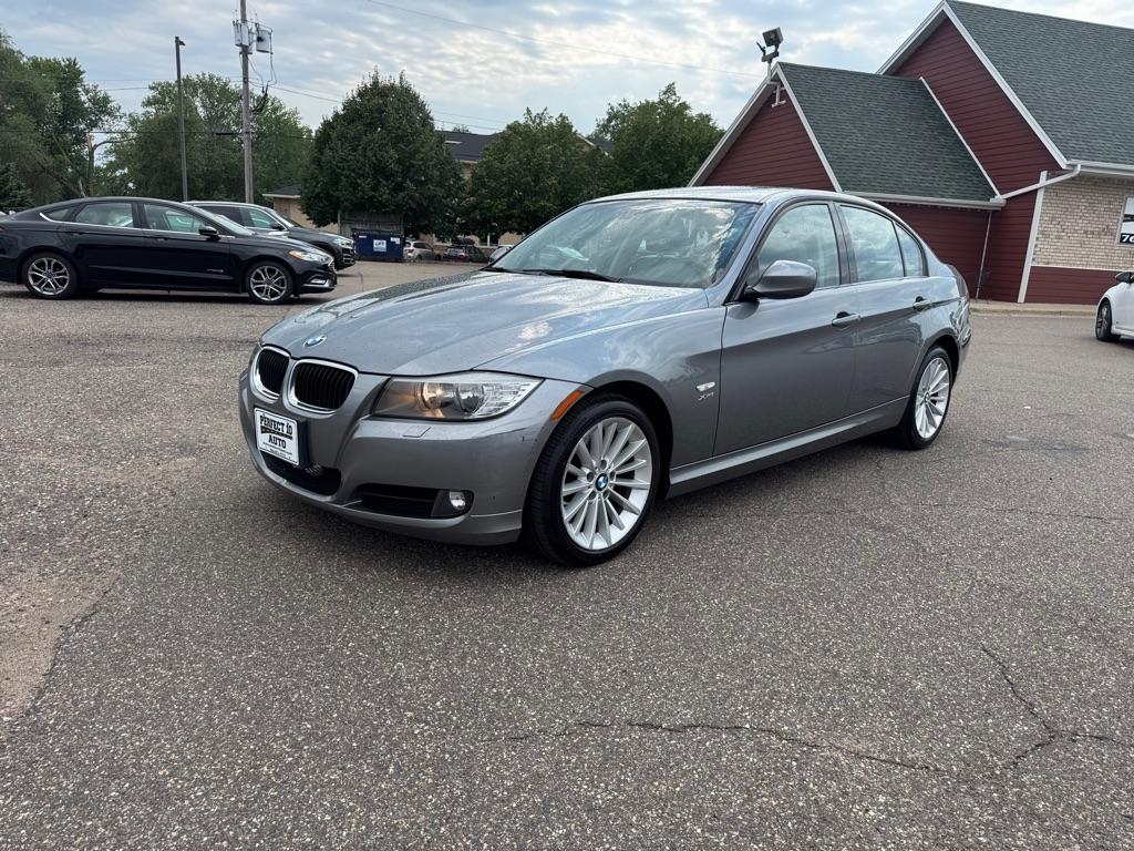 BMW 3 Series 4dr Sdn 328i xDrive AWD 2011