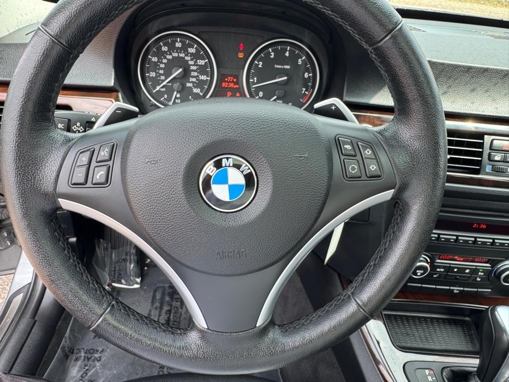 BMW 3 Series 4dr Sdn 328i xDrive AWD 2011