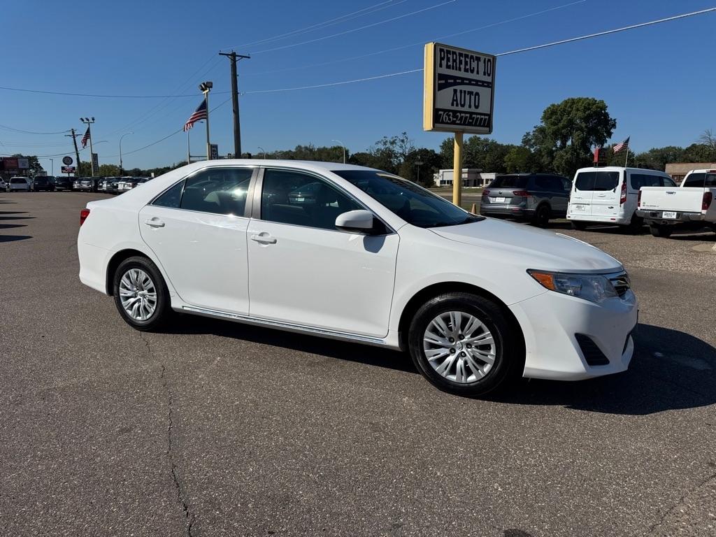 Toyota Camry 4dr Sdn I4 Auto XLE (Natl) 2013