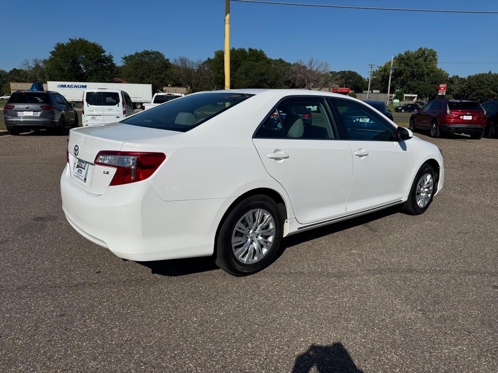 Toyota Camry 4dr Sdn I4 Auto XLE (Natl) 2013