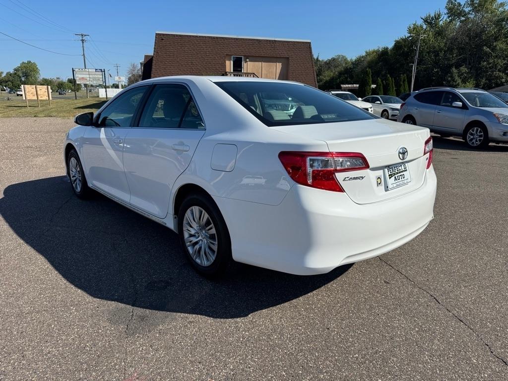 Toyota Camry 4dr Sdn I4 Auto XLE (Natl) 2013