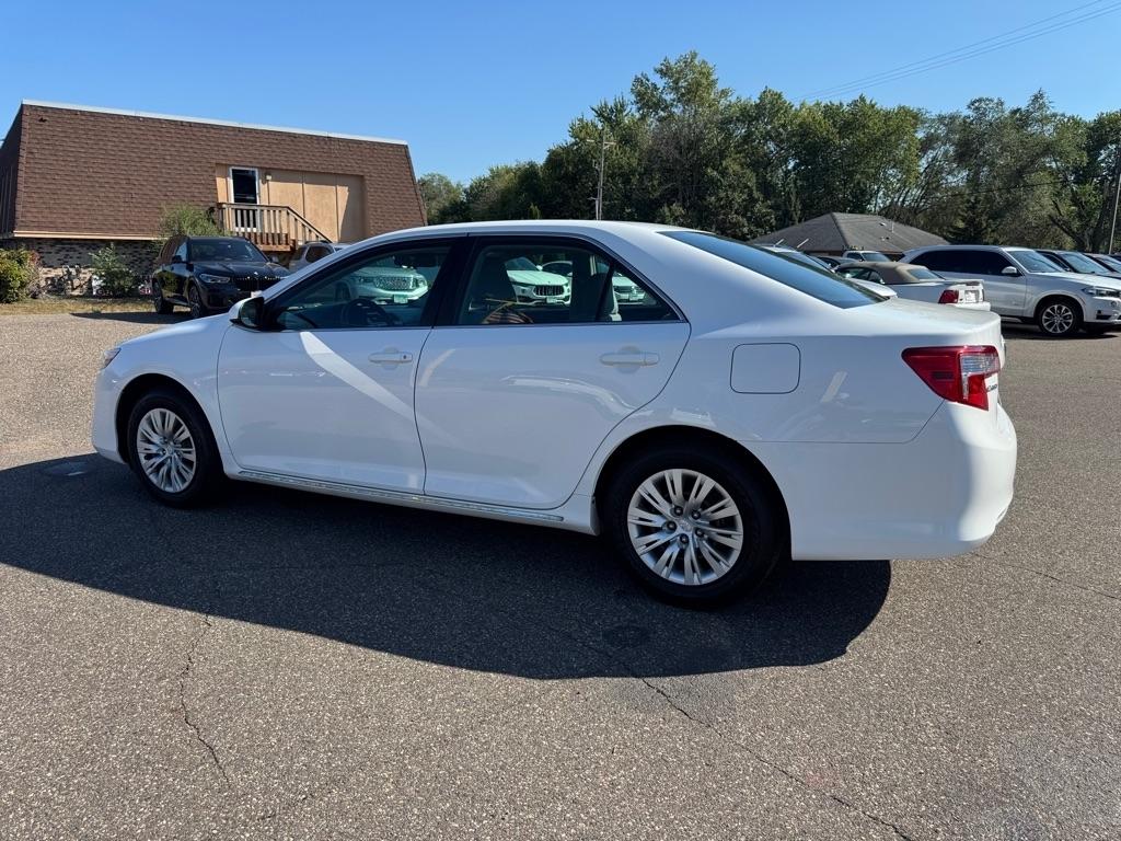 Toyota Camry 4dr Sdn I4 Auto XLE (Natl) 2013