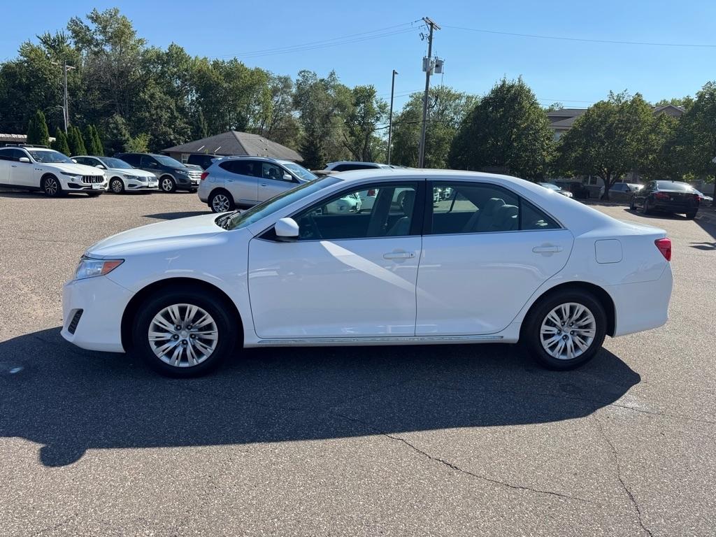 Toyota Camry 4dr Sdn I4 Auto XLE (Natl) 2013