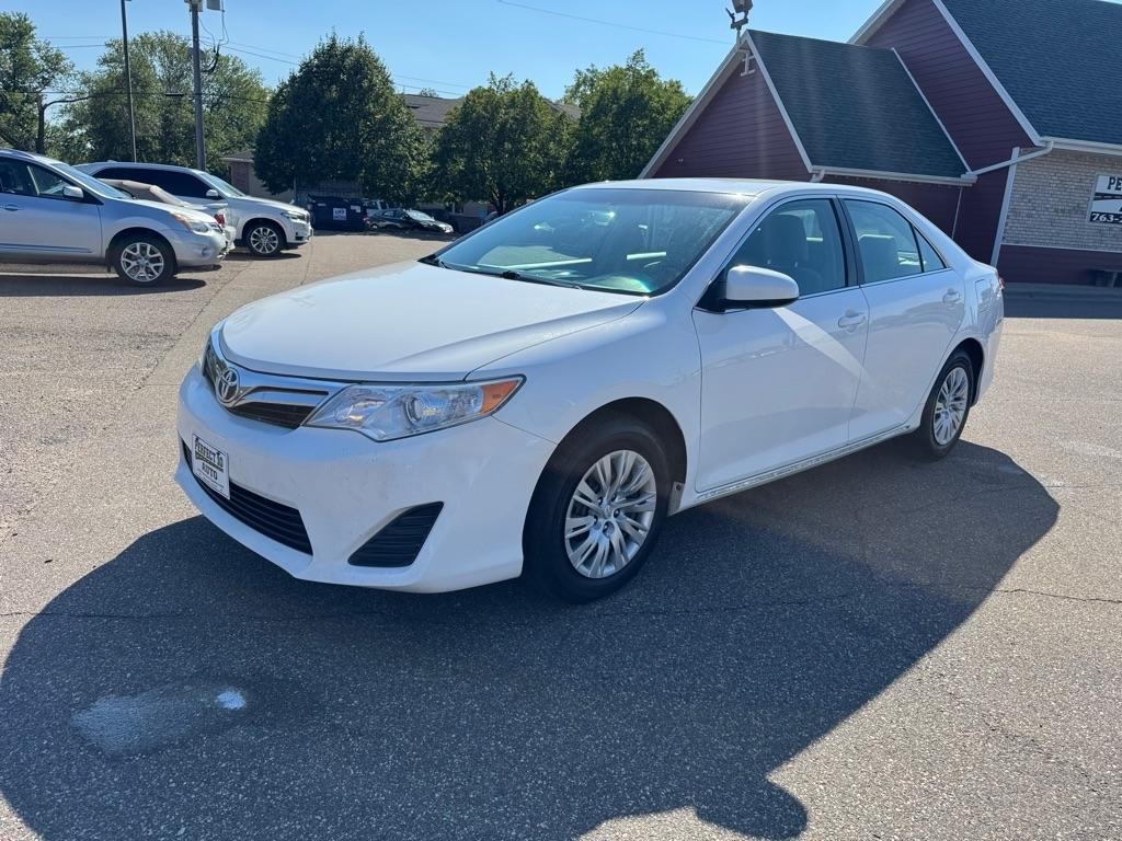 Toyota Camry 4dr Sdn I4 Auto XLE (Natl) 2013