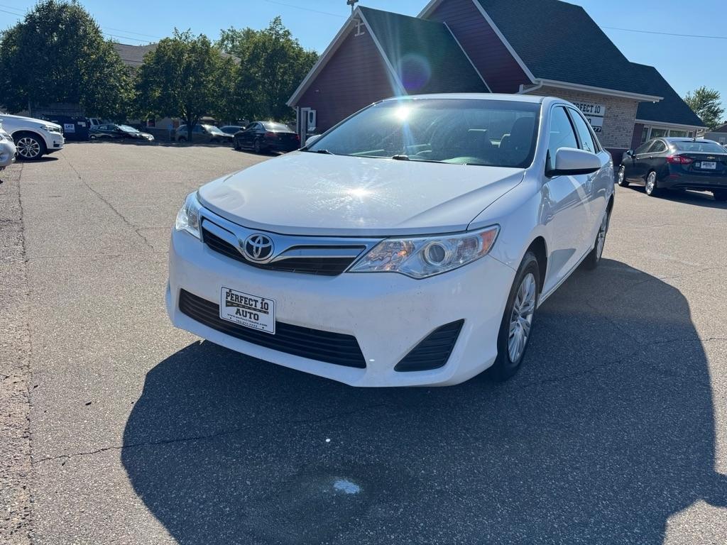 Toyota Camry 4dr Sdn I4 Auto XLE (Natl) 2013