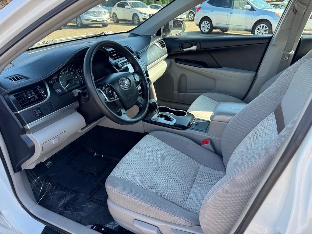 Toyota Camry 4dr Sdn I4 Auto XLE (Natl) 2013