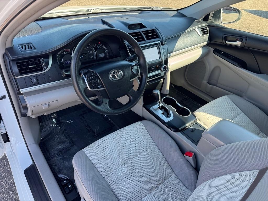 Toyota Camry 4dr Sdn I4 Auto XLE (Natl) 2013