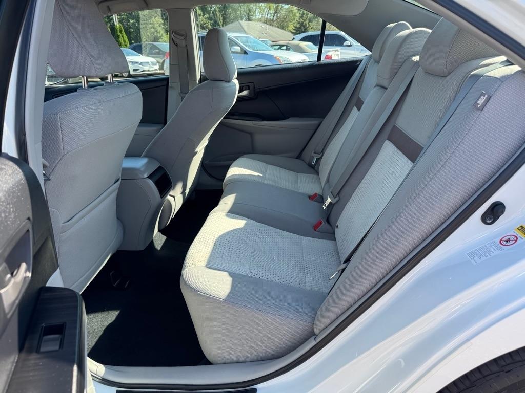 Toyota Camry 4dr Sdn I4 Auto XLE (Natl) 2013