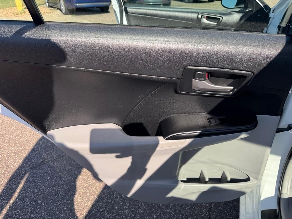 Toyota Camry 4dr Sdn I4 Auto XLE (Natl) 2013