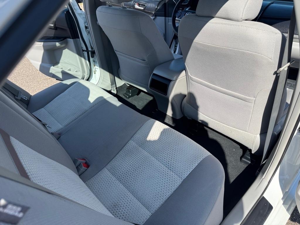 Toyota Camry 4dr Sdn I4 Auto XLE (Natl) 2013