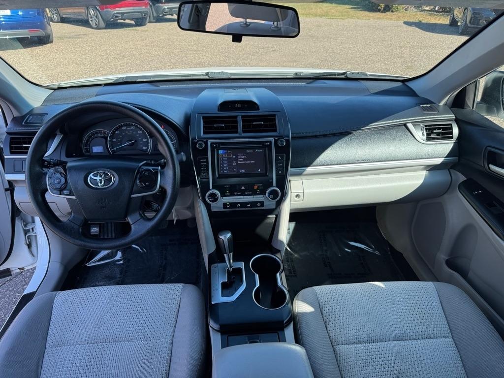 Toyota Camry 4dr Sdn I4 Auto XLE (Natl) 2013