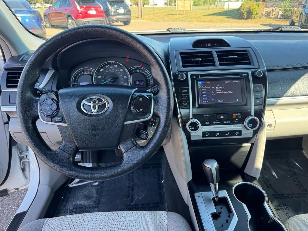 Toyota Camry 4dr Sdn I4 Auto XLE (Natl) 2013