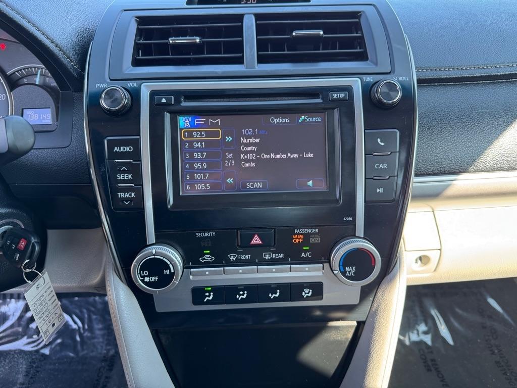 Toyota Camry 4dr Sdn I4 Auto XLE (Natl) 2013
