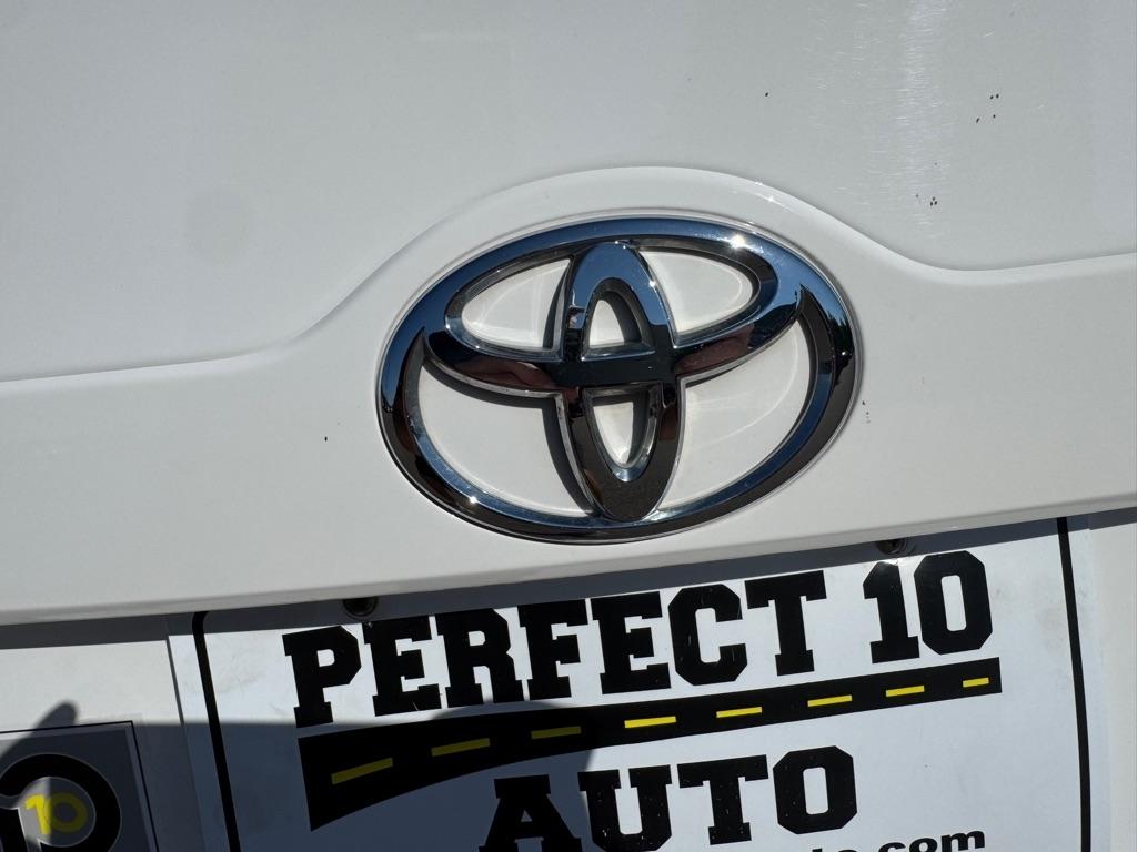 Toyota Camry 4dr Sdn I4 Auto XLE (Natl) 2013
