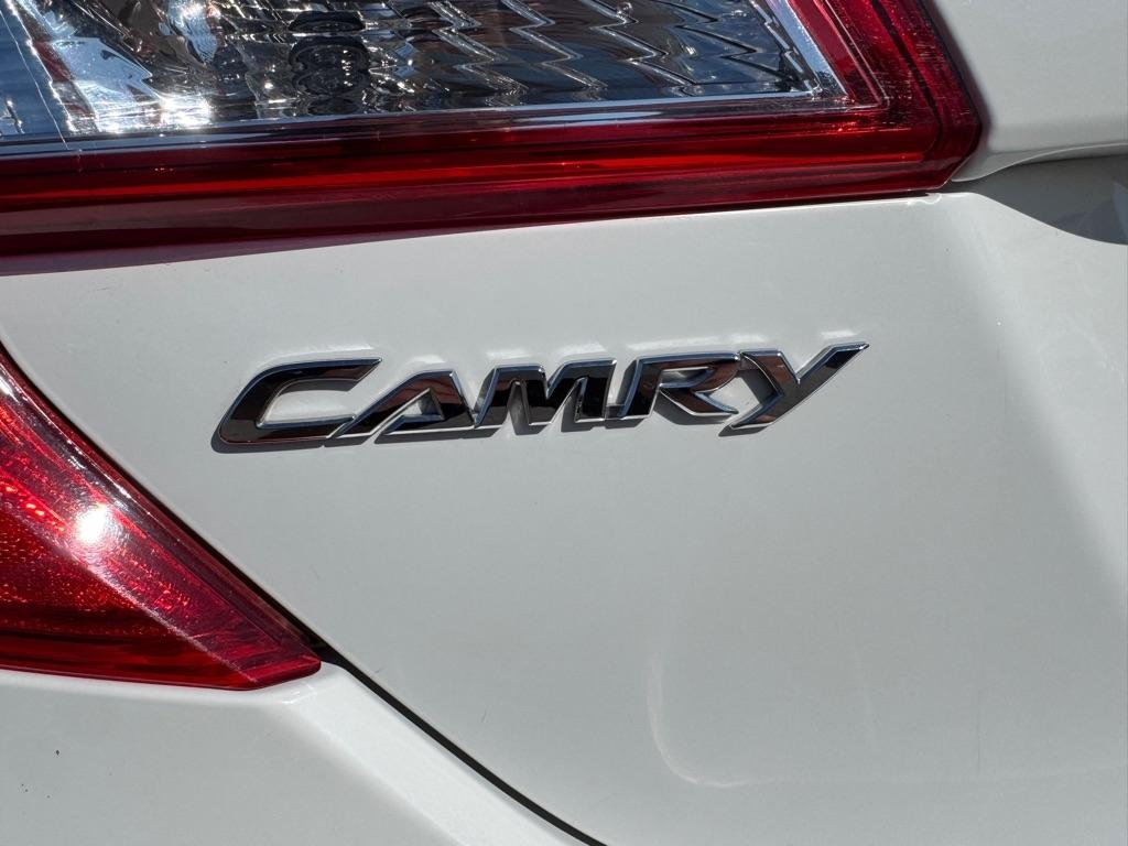 Toyota Camry 4dr Sdn I4 Auto XLE (Natl) 2013