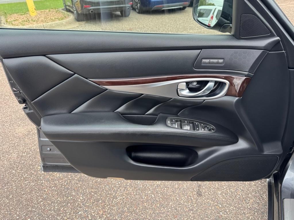 Infiniti Q70L 3.7 AWD 2017