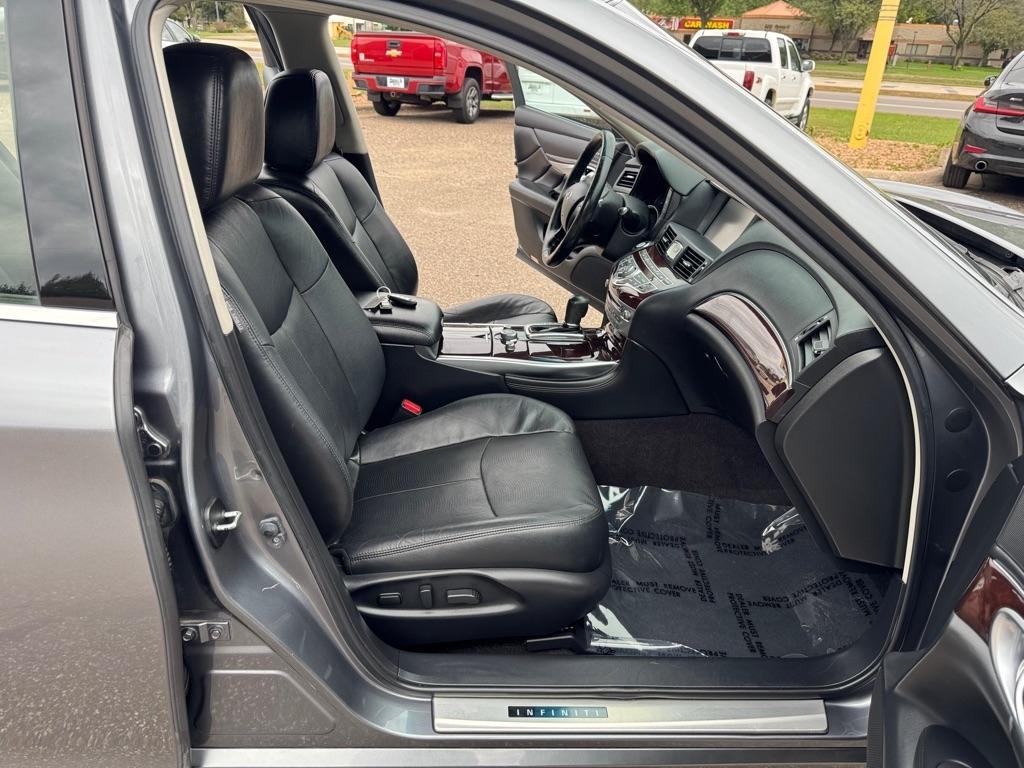Infiniti Q70L 3.7 AWD 2017