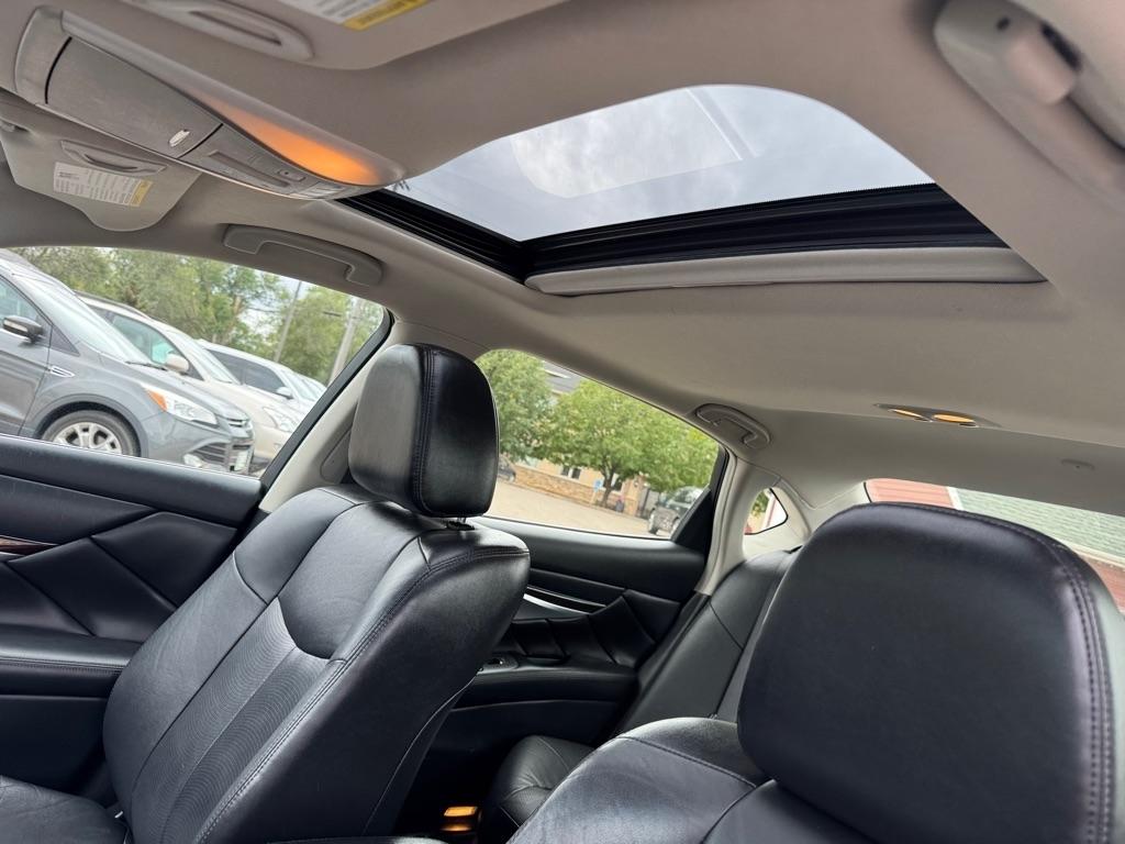 Infiniti Q70L 3.7 AWD 2017