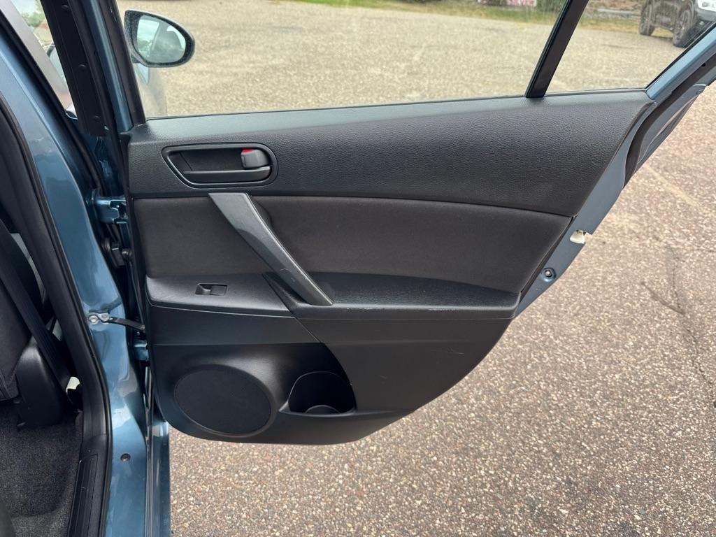 Mazda MAZDA3 4dr Sdn Auto i Sport 2011