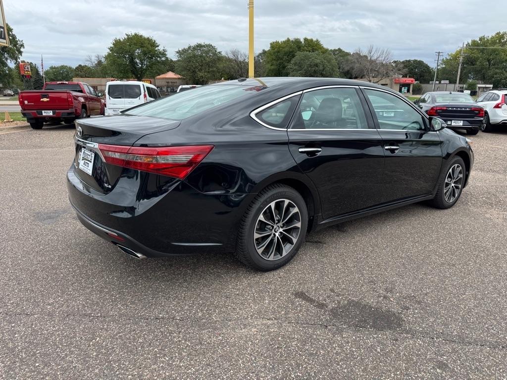 Toyota Avalon 4dr Sdn Limited (Natl) 2016