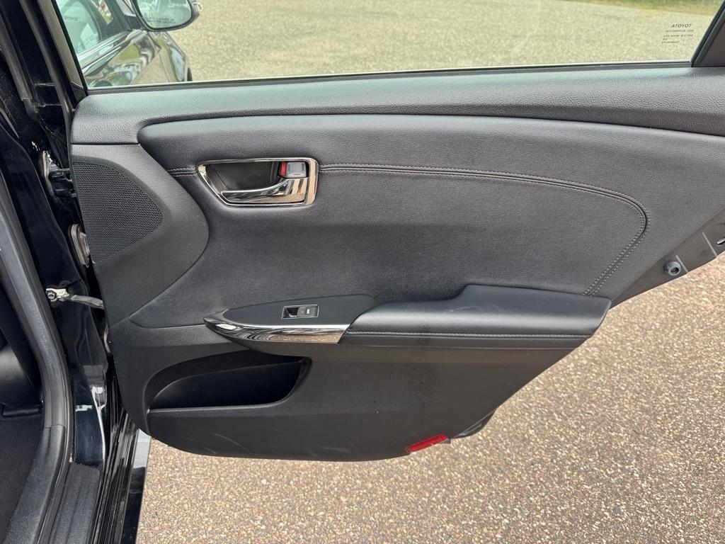 Toyota Avalon 4dr Sdn Limited (Natl) 2016