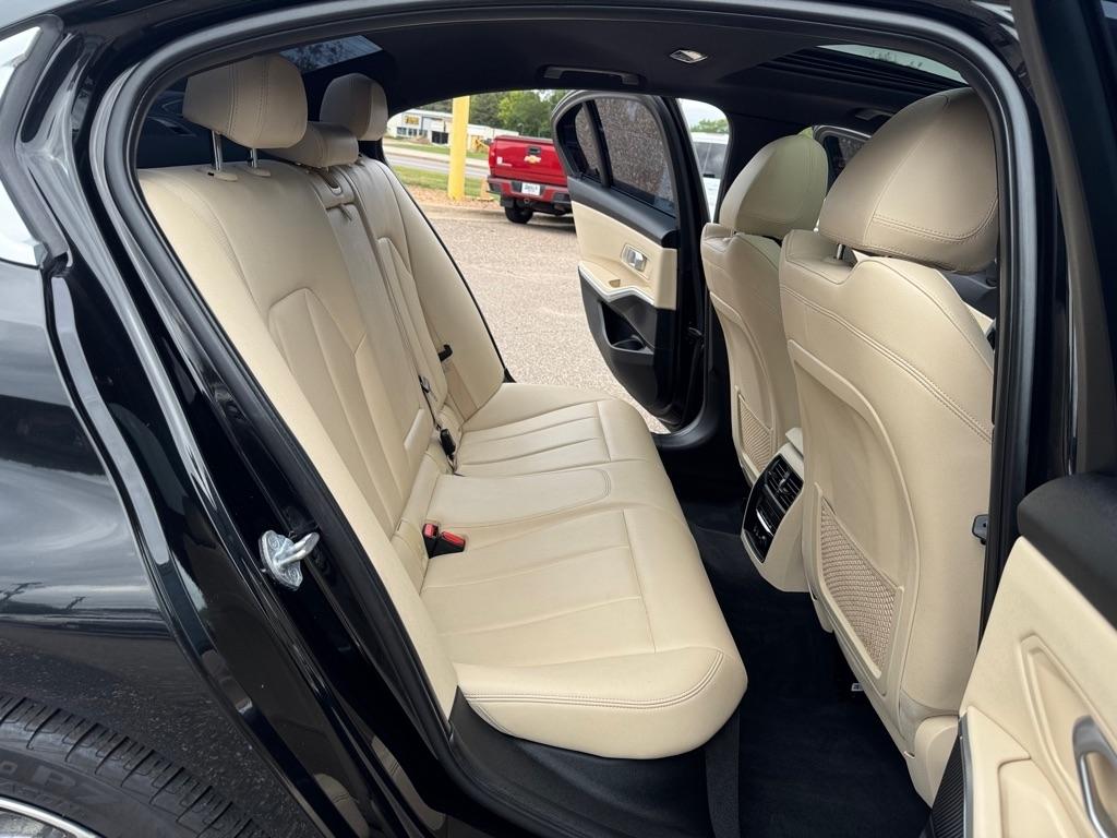 BMW 3 Series 330i xDrive Sedan 2019