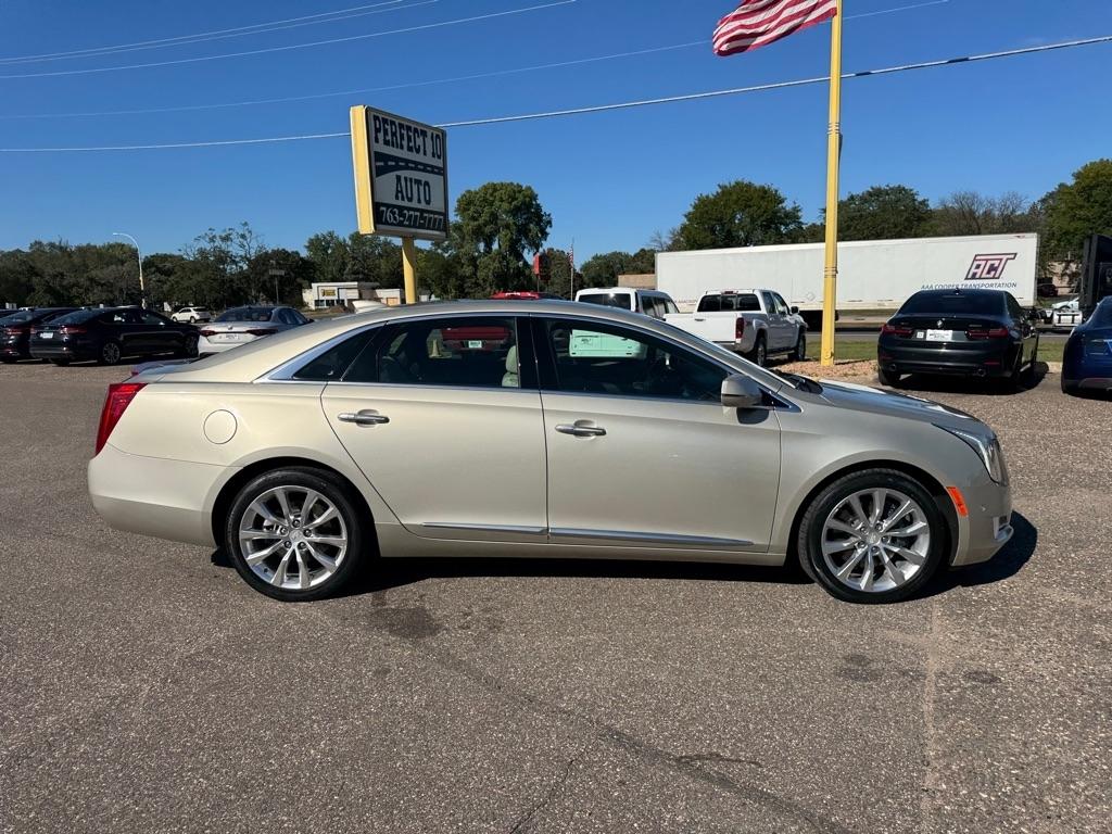 Cadillac XTS 4dr Sdn Luxury Collection FWD 2016