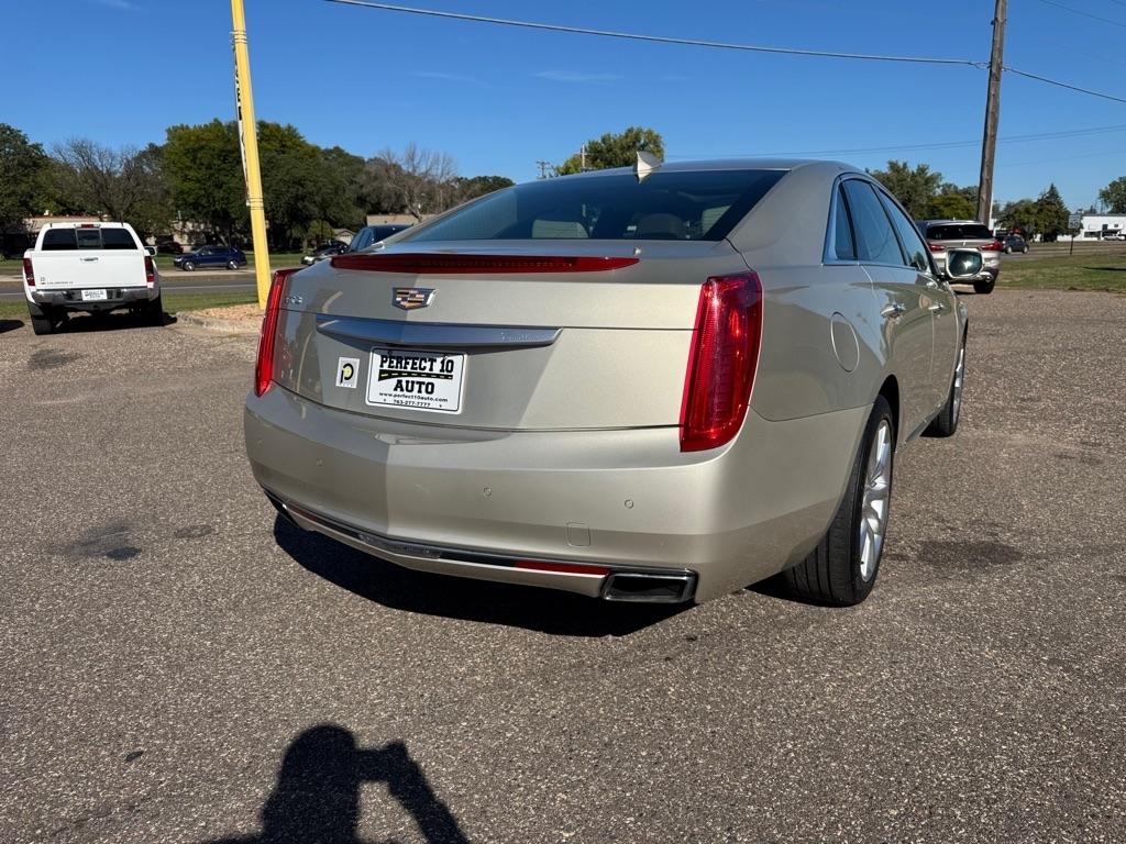 Cadillac XTS 4dr Sdn Luxury Collection FWD 2016