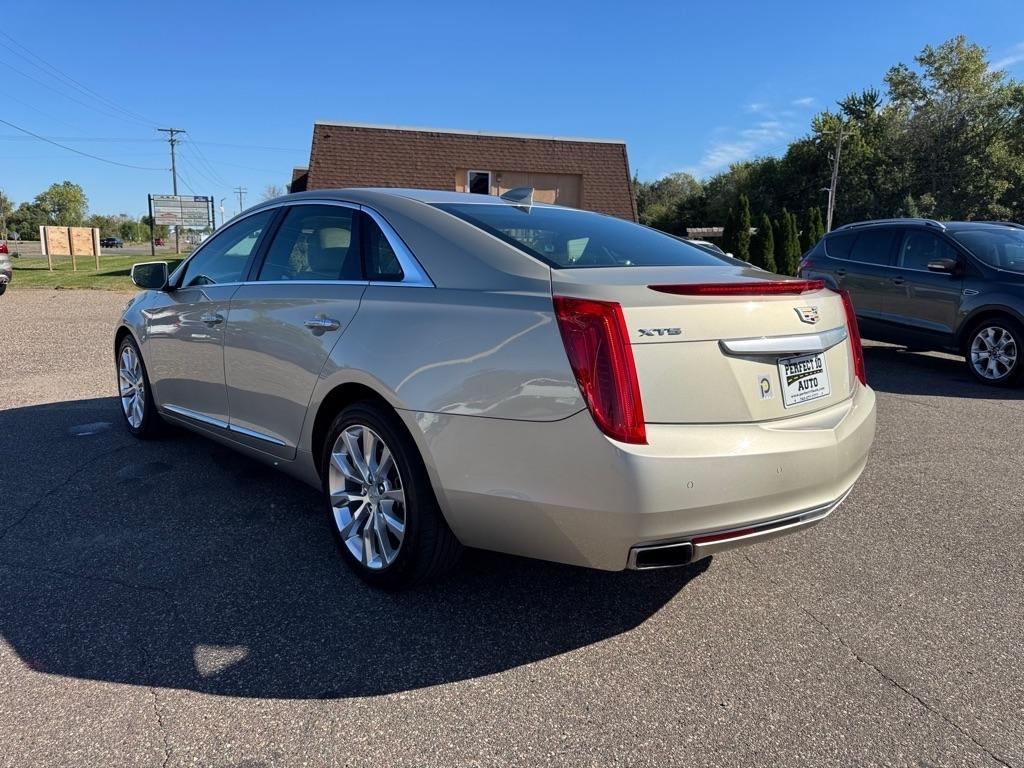 Cadillac XTS 4dr Sdn Luxury Collection FWD 2016