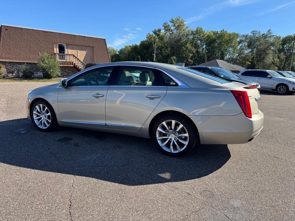Cadillac XTS 4dr Sdn Luxury Collection FWD 2016