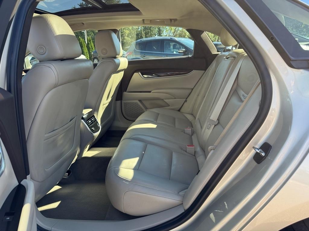 Cadillac XTS 4dr Sdn Luxury Collection FWD 2016