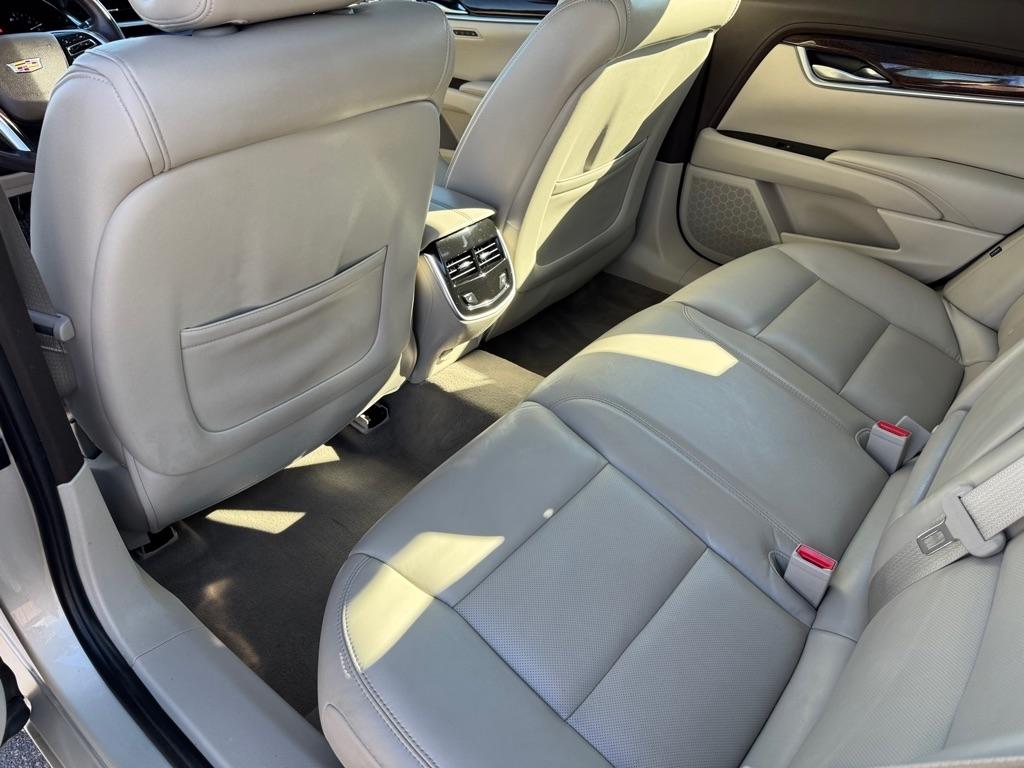 Cadillac XTS 4dr Sdn Luxury Collection FWD 2016