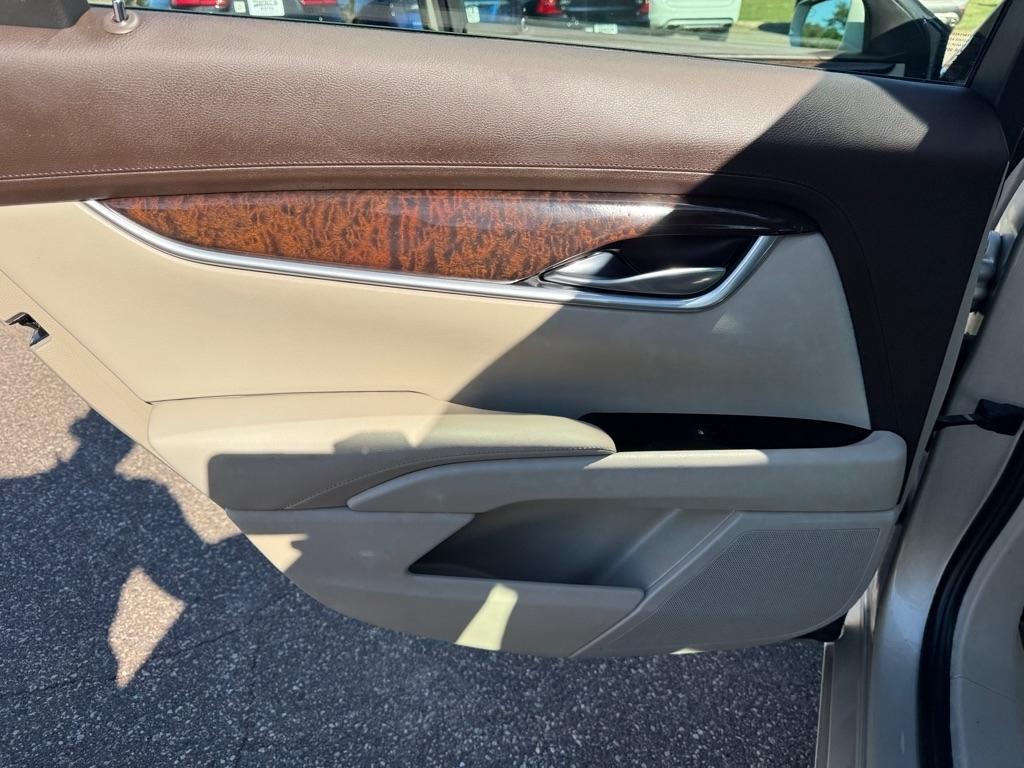 Cadillac XTS 4dr Sdn Luxury Collection FWD 2016