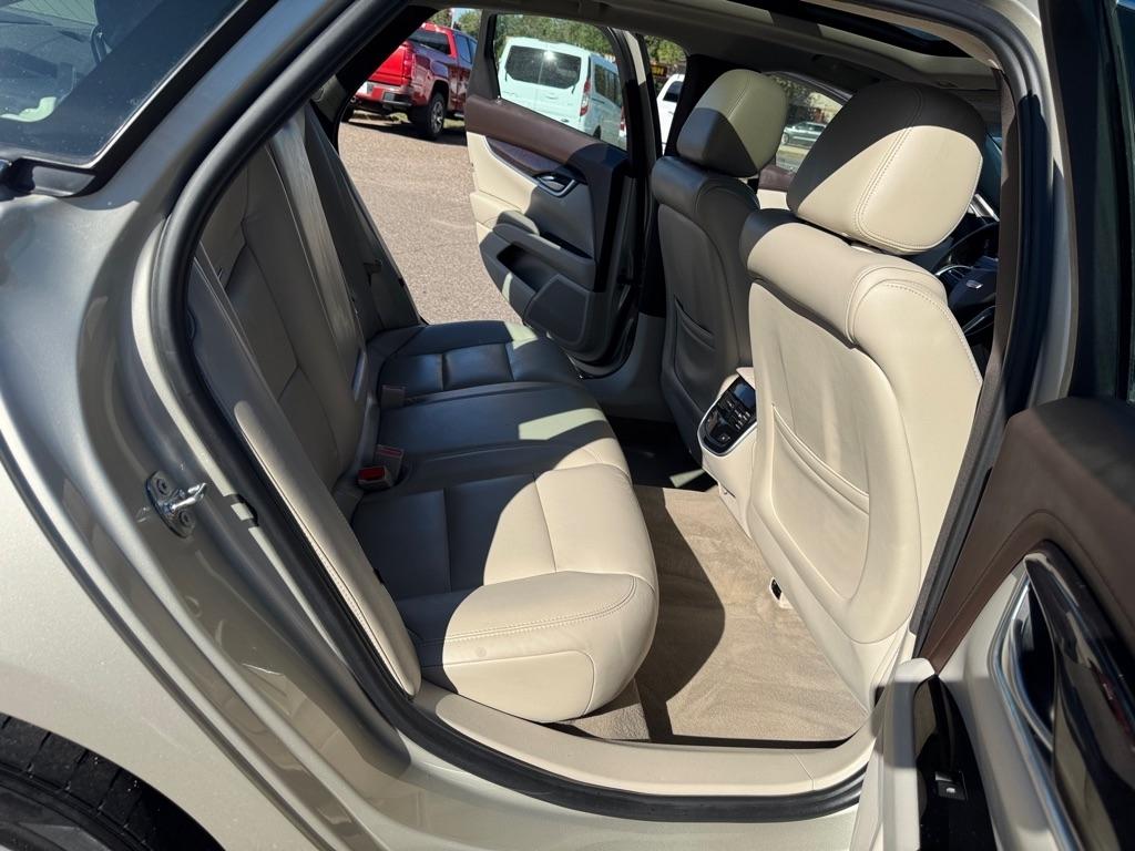 Cadillac XTS 4dr Sdn Luxury Collection FWD 2016