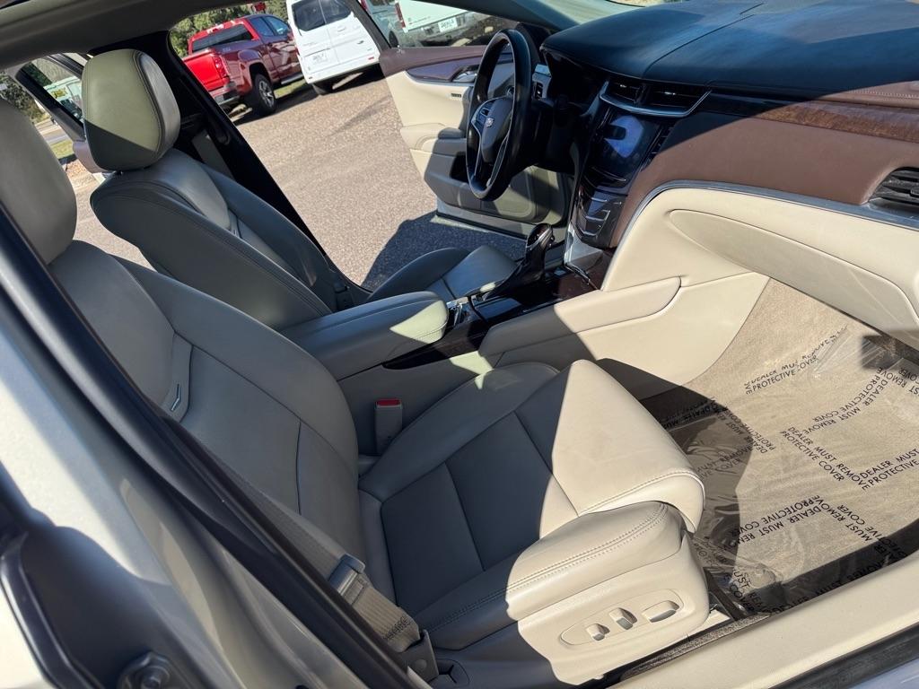 Cadillac XTS 4dr Sdn Luxury Collection FWD 2016