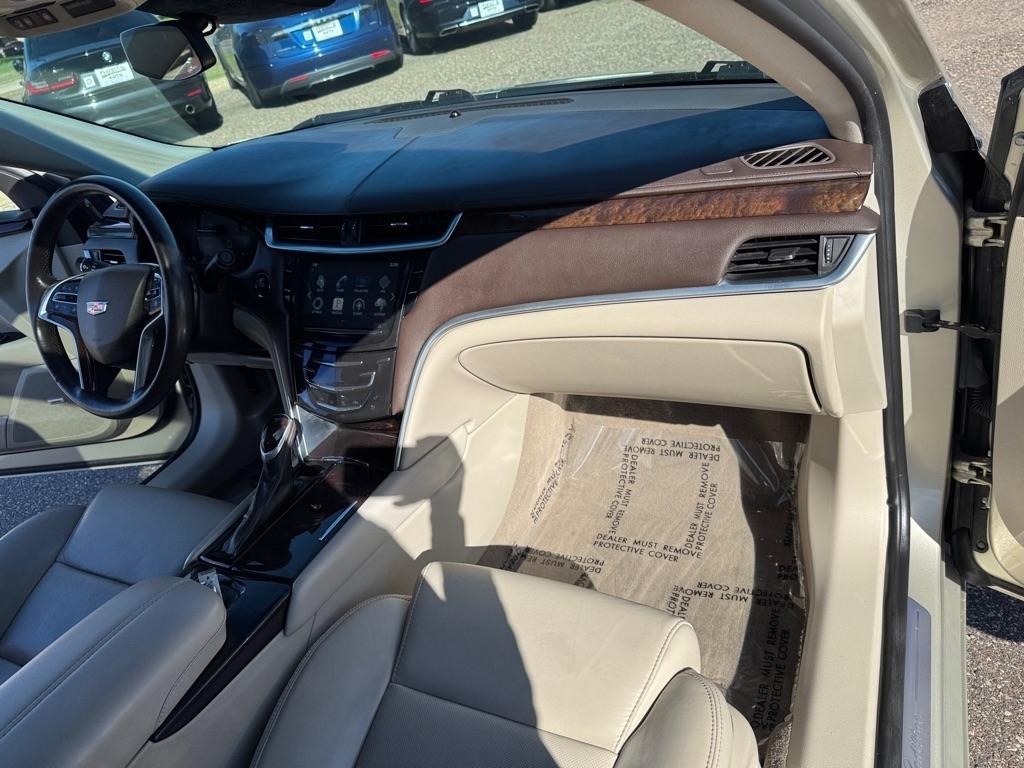 Cadillac XTS 4dr Sdn Luxury Collection FWD 2016