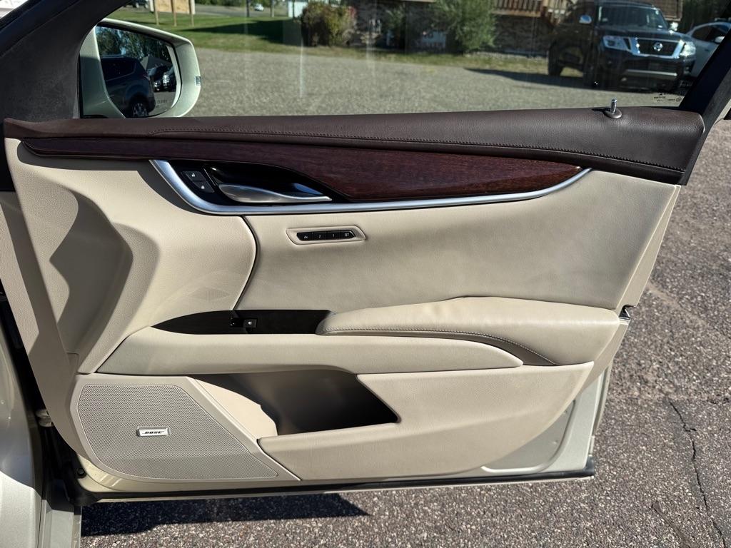 Cadillac XTS 4dr Sdn Luxury Collection FWD 2016