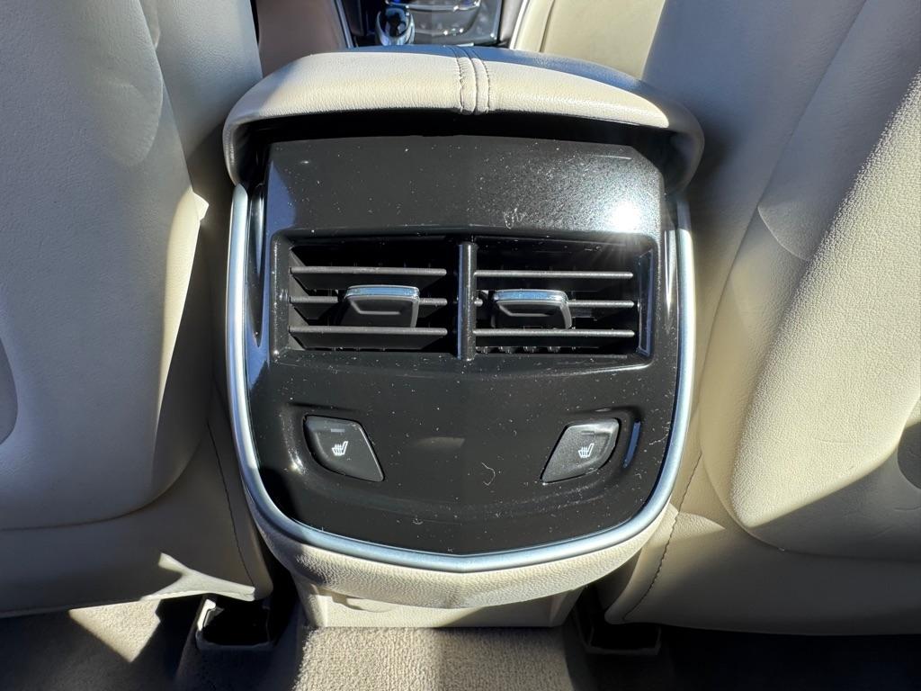 Cadillac XTS 4dr Sdn Luxury Collection FWD 2016