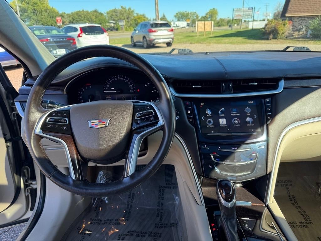 Cadillac XTS 4dr Sdn Luxury Collection FWD 2016