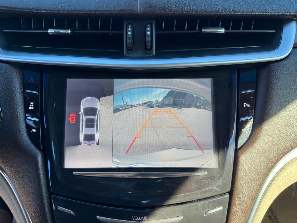 Cadillac XTS 4dr Sdn Luxury Collection FWD 2016