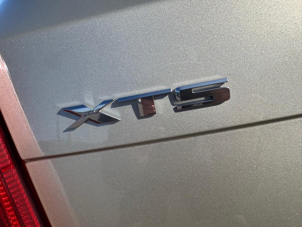 Cadillac XTS 4dr Sdn Luxury Collection FWD 2016