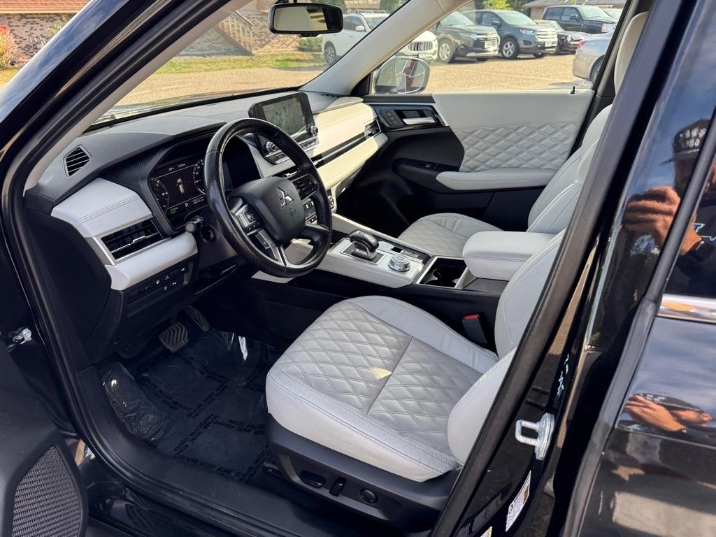 Mitsubishi Outlander PHEV SEL S-AWC 2023
