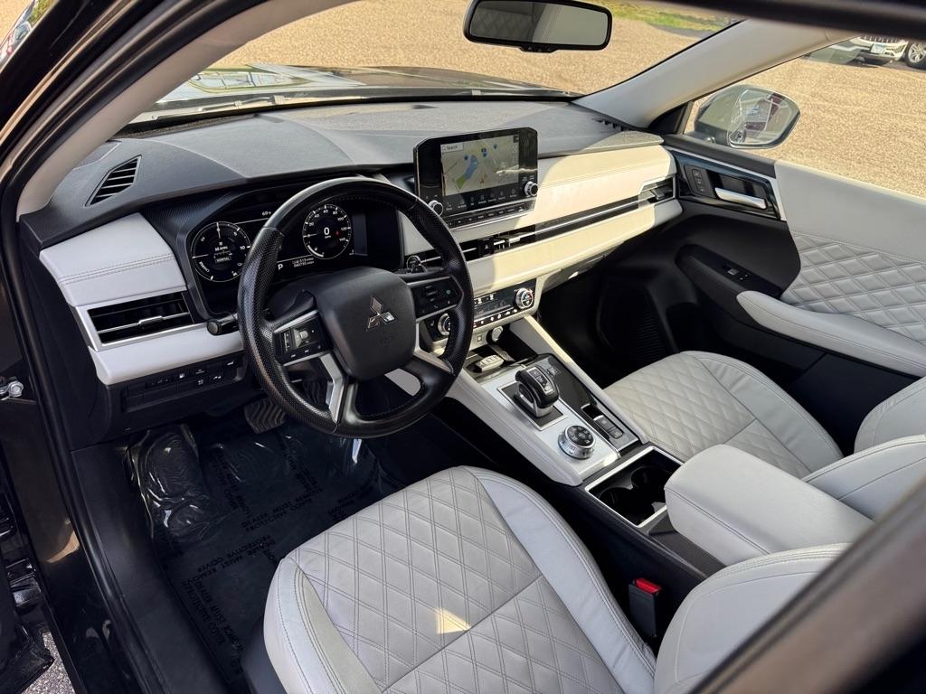 Mitsubishi Outlander PHEV SEL S-AWC 2023